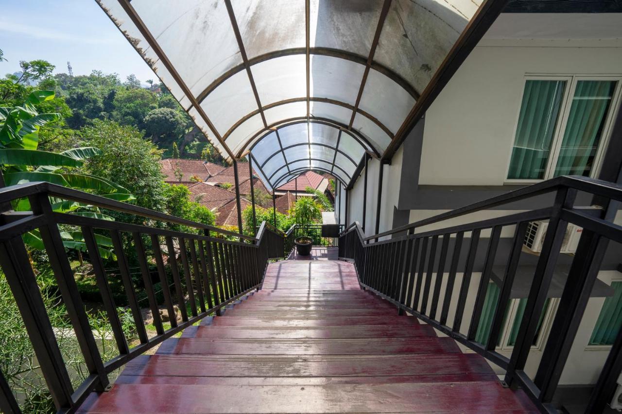Dago's Hill Hotel Bandung Esterno foto